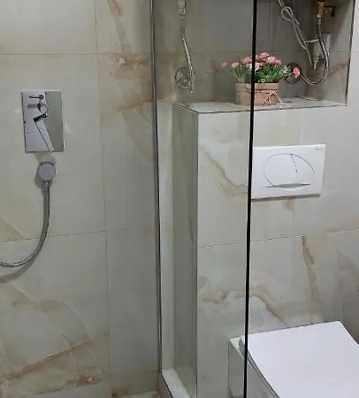 Milion Apartment *