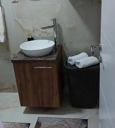 Milion Apartment *